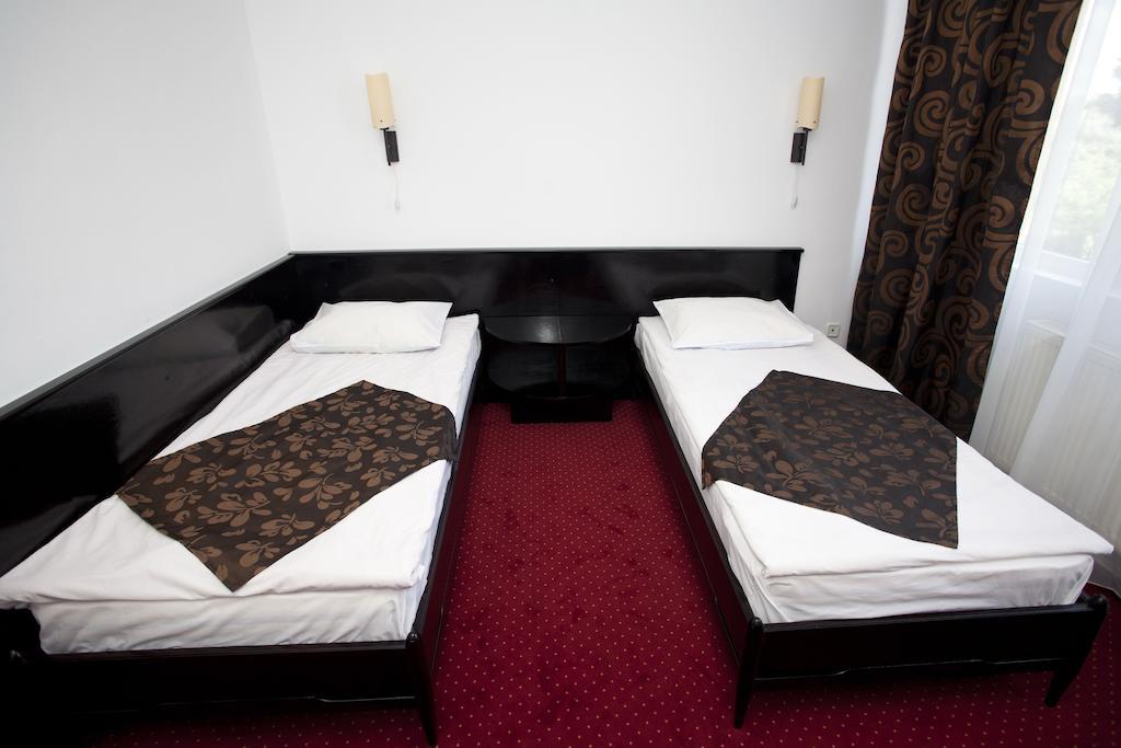 Hotel Terra Oradea Exterior photo