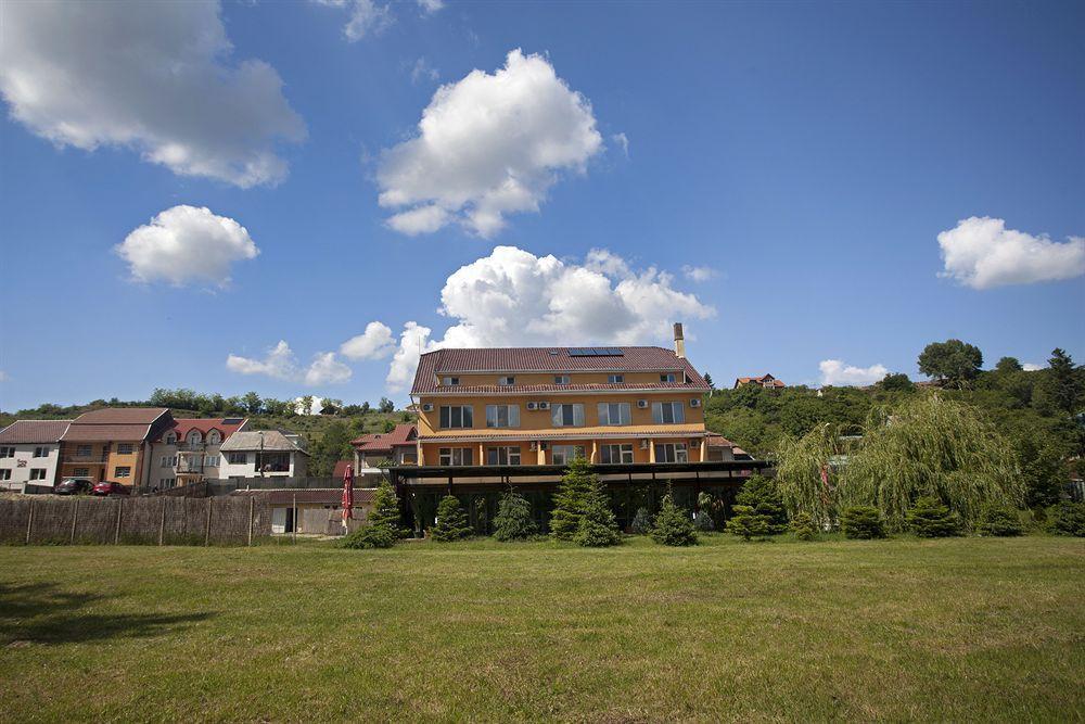 Hotel Terra Oradea Exterior photo