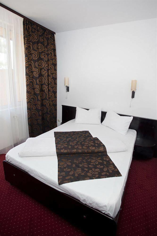Hotel Terra Oradea Exterior photo