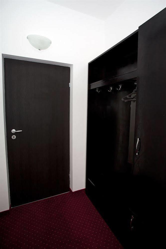 Hotel Terra Oradea Exterior photo
