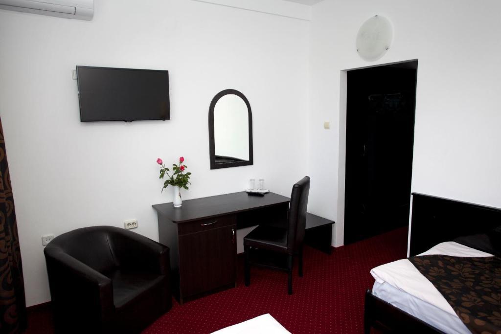 Hotel Terra Oradea Room photo