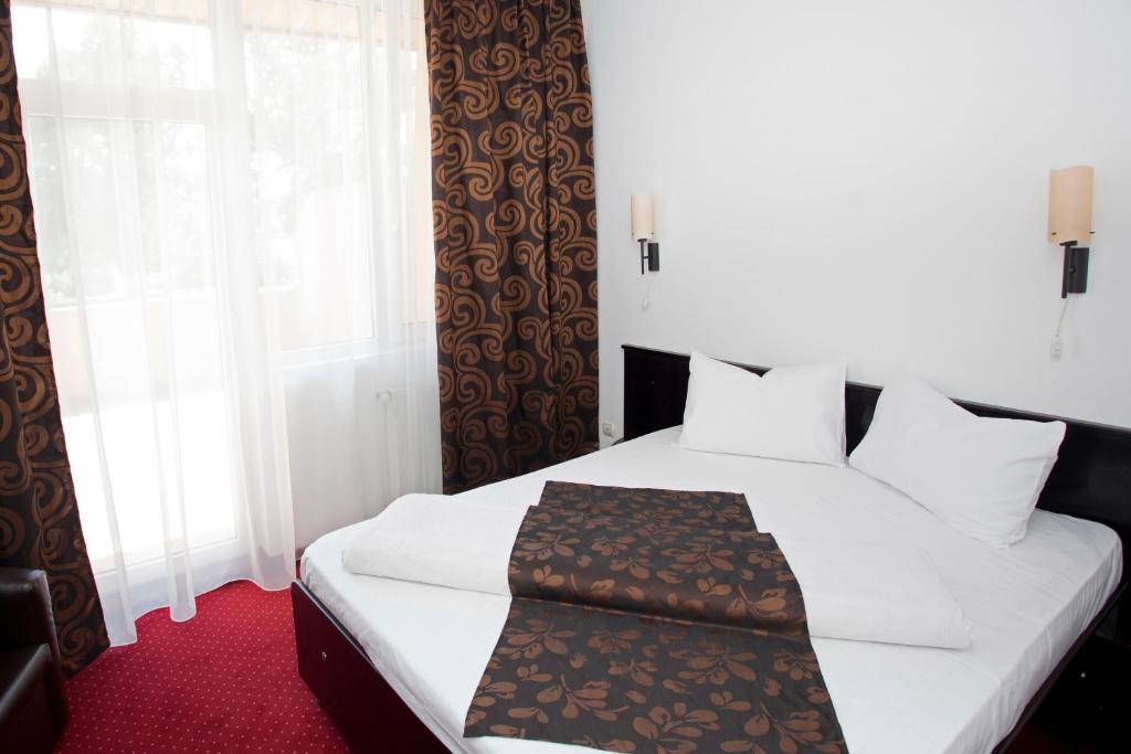 Hotel Terra Oradea Room photo