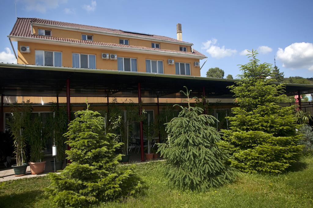 Hotel Terra Oradea Exterior photo