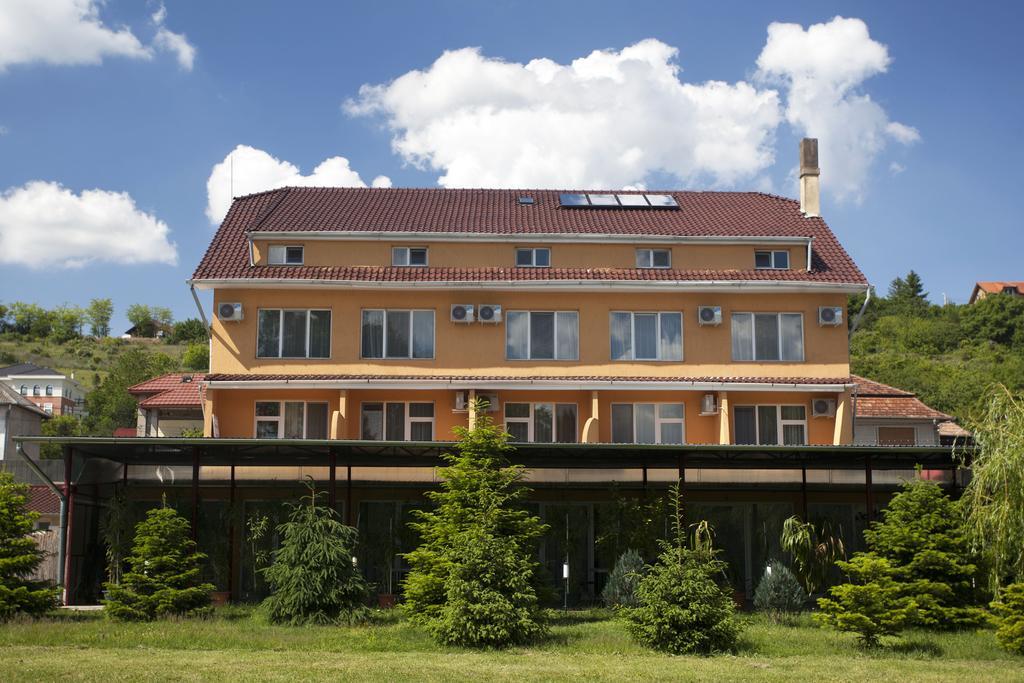 Hotel Terra Oradea Exterior photo