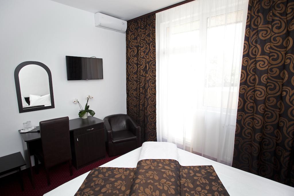 Hotel Terra Oradea Exterior photo